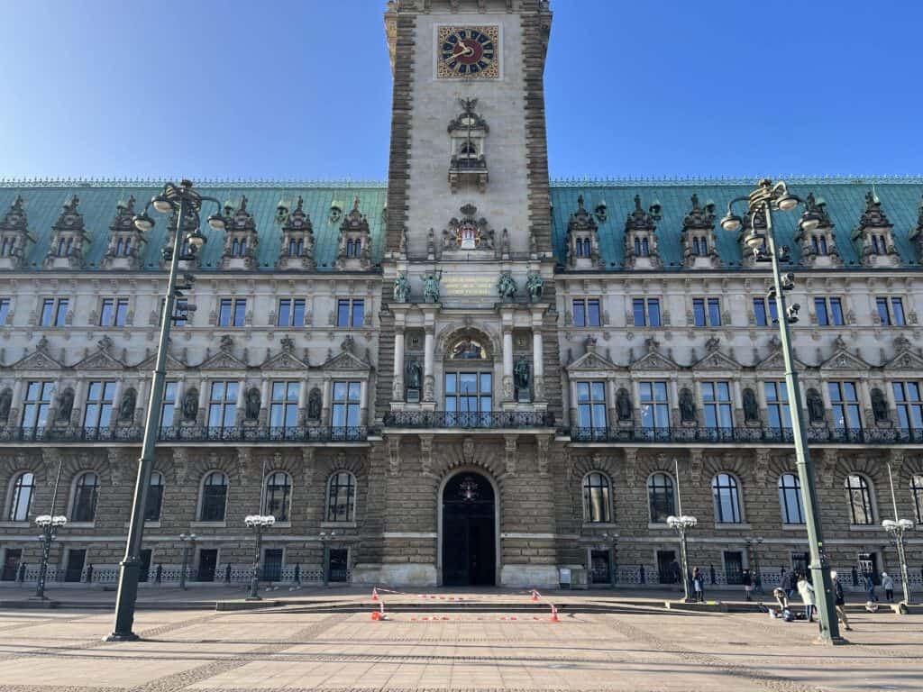 A picture of Hamburg Rathaus.