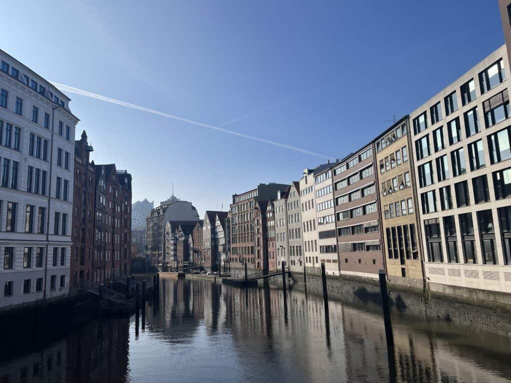 A picture of Nikolaifleet canal.