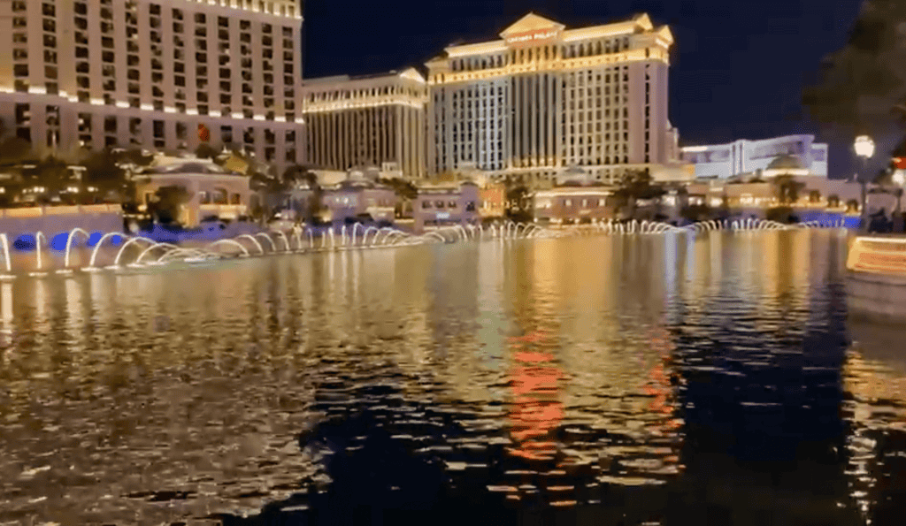 a picture of the fountains of bellagio