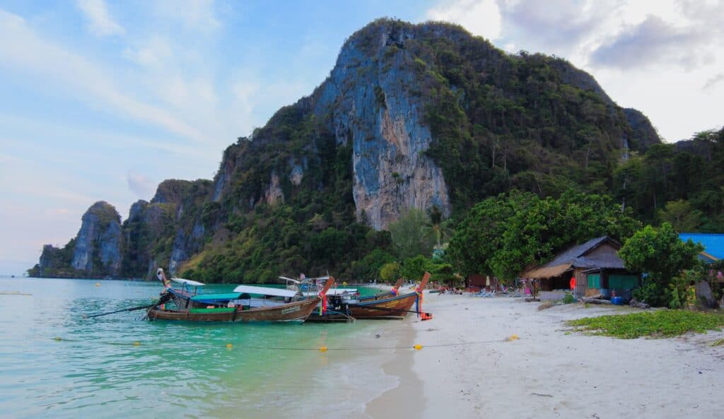 A picture of the Phi Phi Islands which you visit during this Thailand backpacking tour.