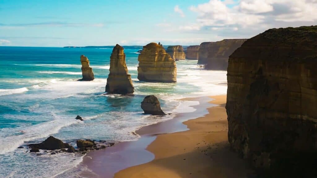 A different angle of the 12 Apostles.